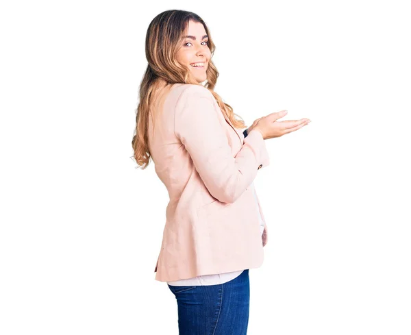 Young Caucasian Woman Wearing Business Clothes Pointing Aside Hands Open — Stock Photo, Image