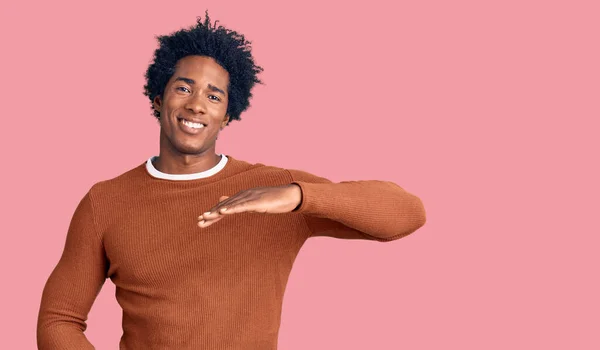 Handsome African American Man Afro Hair Wearing Casual Clothes Gesturing — Stock Photo, Image