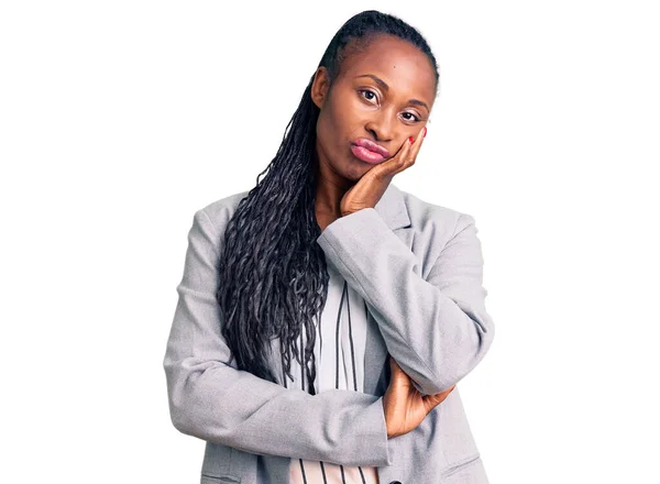 Jonge Afro Amerikaanse Vrouw Draagt Zakelijke Kleding Denken Kijken Moe — Stockfoto