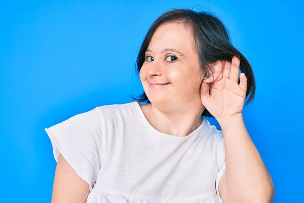 Brünette Frau Mit Syndrom Lässiger Kleidung Die Mit Der Hand — Stockfoto