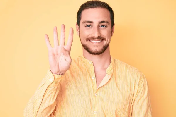 Jovem Homem Bonito Vestindo Roupas Casuais Mostrando Apontando Para Cima — Fotografia de Stock