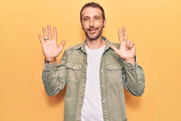 Young Handsome Man Wearing Casual Clothes Showing Pointing Fingers Number — Stock Photo, Image