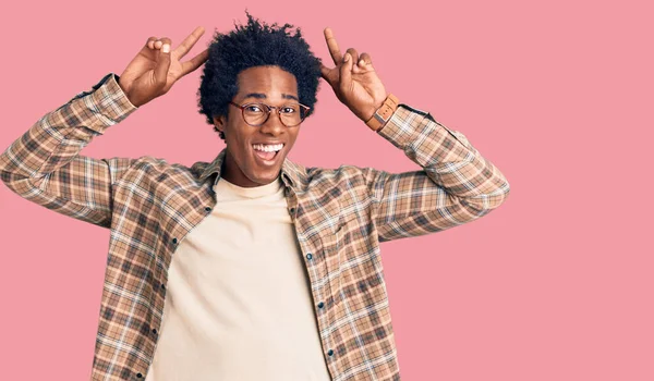 Handsome African American Man Afro Hair Wearing Casual Clothes Glasses — Stock Photo, Image