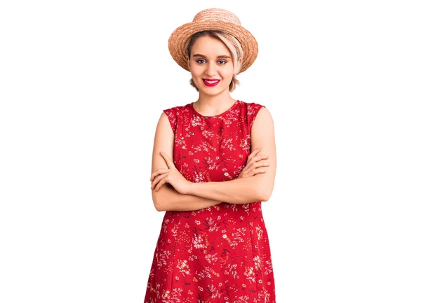 Joven Hermosa Mujer Rubia Con Sombrero Verano Cara Feliz Sonriendo — Foto de Stock