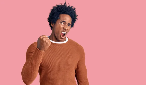 Handsome African American Man Afro Hair Wearing Casual Clothes Angry — Stock Photo, Image