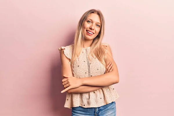 Young Beautiful Blonde Girl Wearing Casual Clothes Smiling Happy Confident — Stock Photo, Image