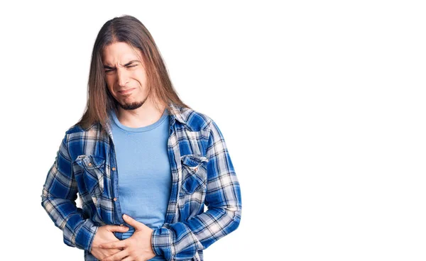 Junger Erwachsener Mann Mit Langen Haaren Trägt Lässiges Hemd Mit — Stockfoto