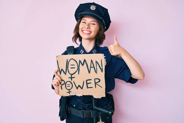 Joven Hermosa Chica Vistiendo Uniforme Policía Sosteniendo Bandera Poder Mujer — Foto de Stock