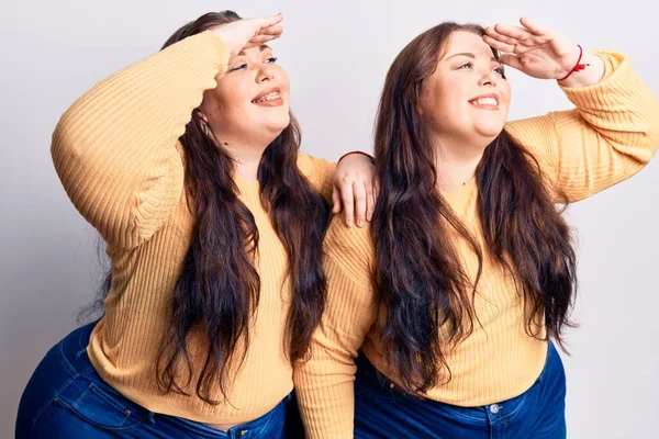 Young Size Twins Wearing Casual Clothes Very Happy Smiling Looking — Stock Photo, Image