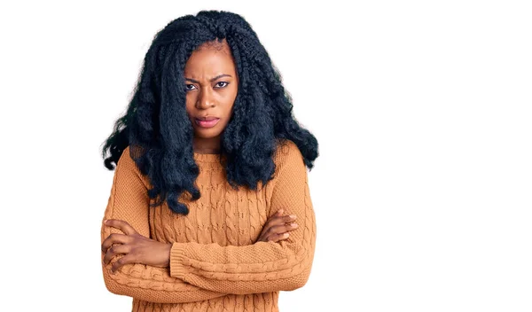 Mooie Afro Amerikaanse Vrouw Draagt Nonchalante Trui Sceptisch Nerveus Afkeurende — Stockfoto