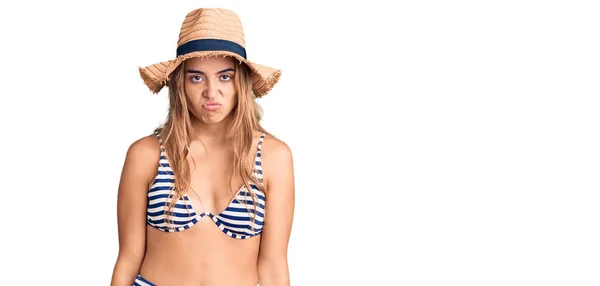 Jonge Mooie Blonde Vrouw Dragen Bikini Hoed Kijken Slaperig Moe — Stockfoto