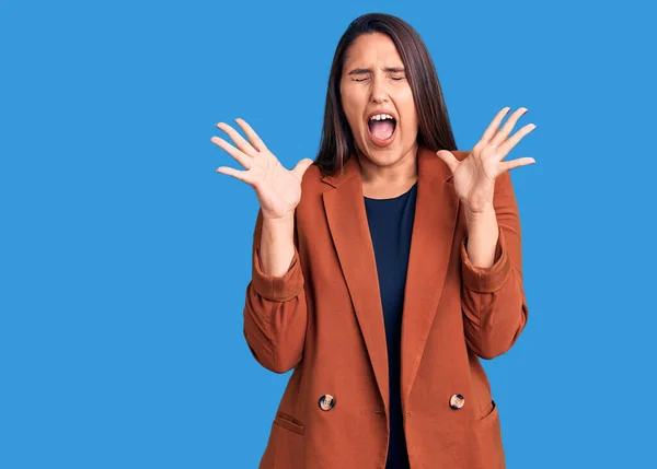 Jonge Mooie Brunette Vrouw Draagt Elegante Kleren Vieren Gek Gek — Stockfoto