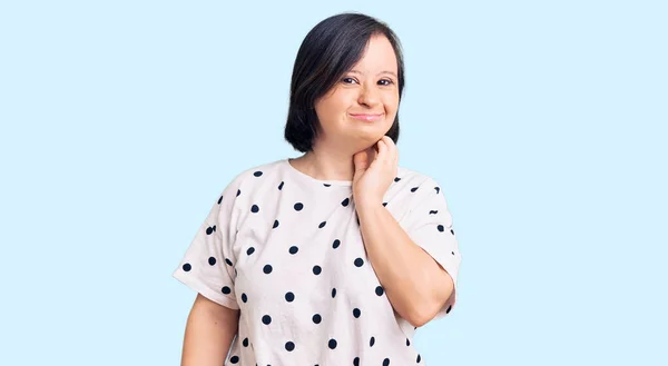 Brunette Woman Syndrome Wearing Casual Clothes Touching Mouth Hand Painful — Stock Photo, Image