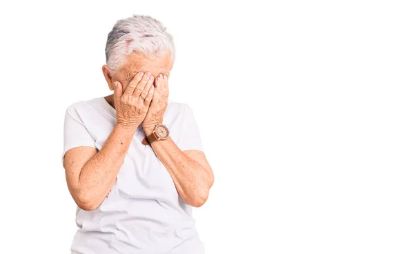 Senior Mooie Vrouw Met Blauwe Ogen Grijs Haar Dragen Casual — Stockfoto