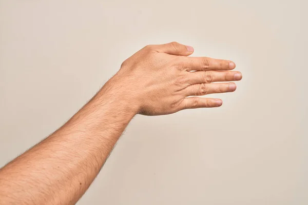 手の後ろを示し 握手のためのオープン手で手を伸ばし — ストック写真