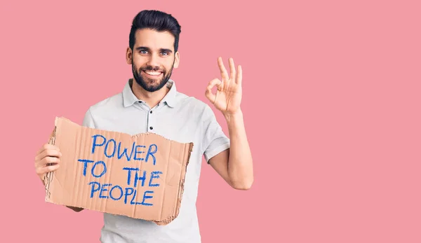 Jeune Homme Beau Avec Barbe Tenant Pouvoir Peuple Bannière Carton — Photo