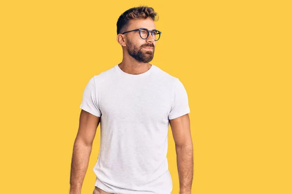 Young Hispanic Man Wearing Casual Clothes Glasses Smiling Looking Side — Stock Photo, Image