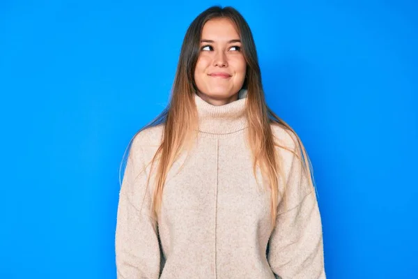 Bella Donna Caucasica Che Indossa Maglione Invernale Lana Sorridente Guardando — Foto Stock