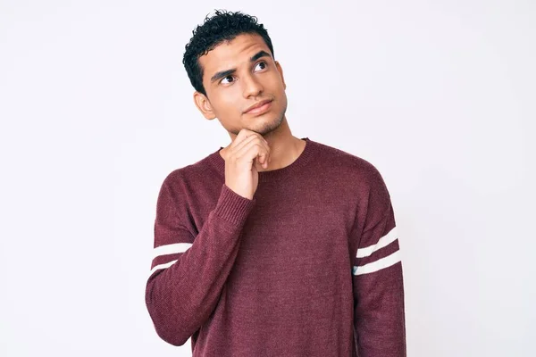 Young Handsome Hispanic Man White Background Thinking Concentrated Doubt Finger — Stock Photo, Image