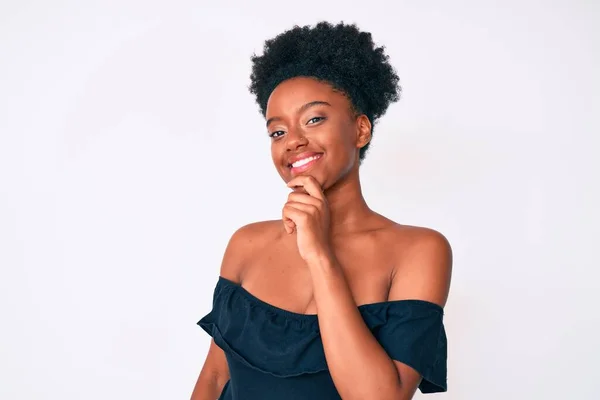 Young African American Woman Wearing Casual Clothes Looking Confident Camera — Stock Photo, Image