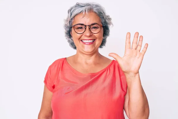 Senior Hispanic Gråhårig Kvinna Bär Casual Kläder Och Glasögon Visar — Stockfoto