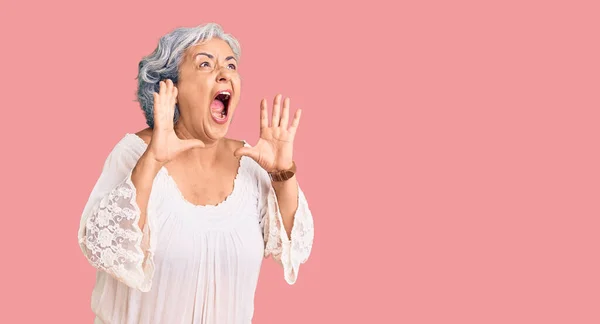 Senior Woman Gray Hair Wearing Bohemian Style Shouting Angry Out — Stock Photo, Image