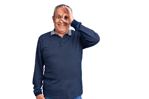 Senior Όμορφος Άντρας Φορώντας Casual Polo Κάνει Εντάξει Χειρονομία Χέρι — Φωτογραφία Αρχείου