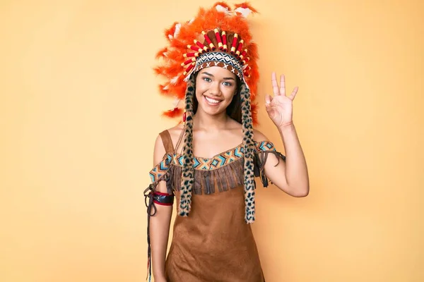 Young Beautiful Latin Girl Wearing Indian Costume Smiling Positive Doing — Stock Photo, Image