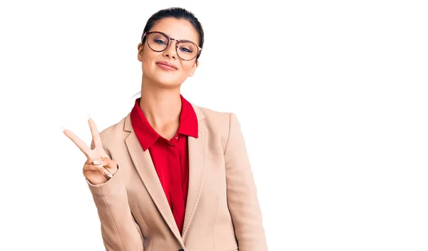 Joven Hermosa Mujer Con Camisa Negocios Gafas Que Muestran Señalan —  Fotos de Stock