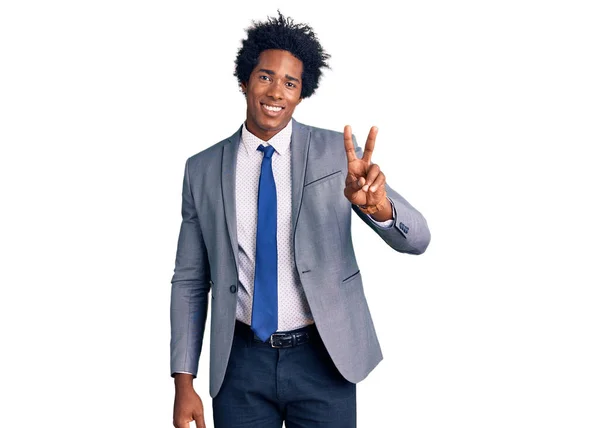 Bonito Americano Africano Com Cabelo Afro Vestindo Jaqueta Negócios Sorrindo — Fotografia de Stock