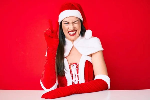 Jovem Caucasiana Vestindo Traje Papai Noel Sorrindo Com Rosto Feliz — Fotografia de Stock