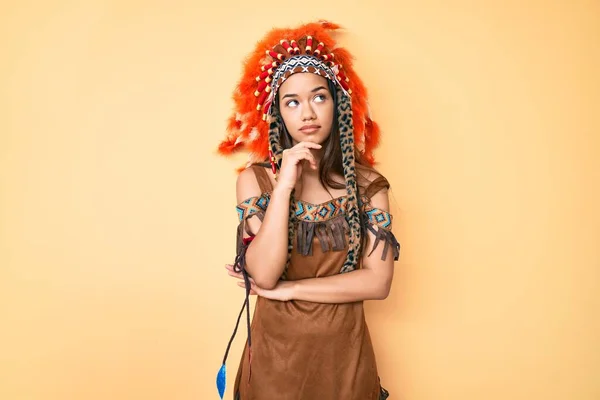 Young Beautiful Latin Girl Wearing Indian Costume Hand Chin Thinking — Stock Photo, Image