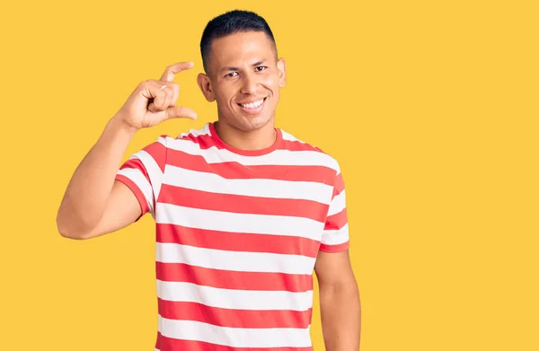 Young Handsome Latin Man Wearing Casual Clothes Smiling Confident Gesturing — Stock Photo, Image