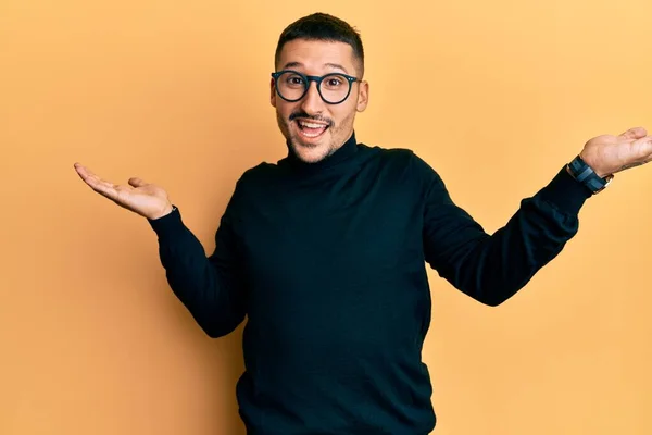 Handsome Man Tattoos Wearing Turtleneck Sweater Glasses Clueless Confused Expression — Stock Photo, Image