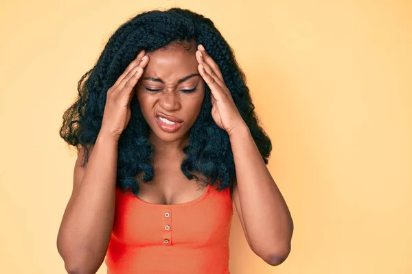 Beautiful African Woman Wearing Casual Clothes Hand Head Pain Head — Stock Photo, Image