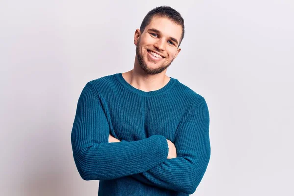 Giovane Bell Uomo Indossa Casual Maglione Volto Felice Sorridente Con — Foto Stock