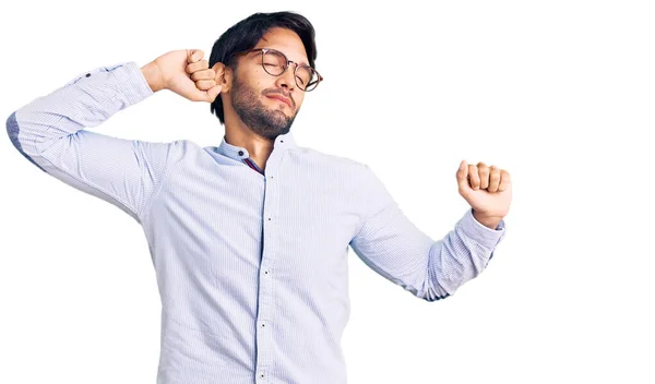 Hombre Hispano Guapo Con Camisa Negocios Gafas Que Extienden Hacia — Foto de Stock