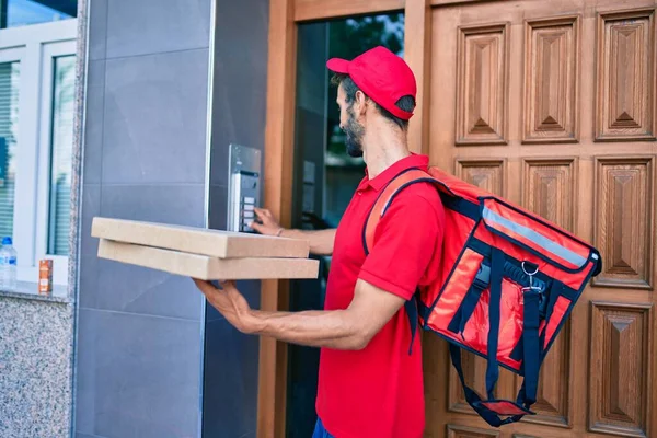 Caucasian Delivery Man Wearing Red Uniform Delivery Backpack Smilly Happy — Stock Photo, Image