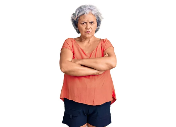 Senior Vrouw Met Grijs Haar Draagt Oranje Tshirt Sceptisch Nerveus — Stockfoto