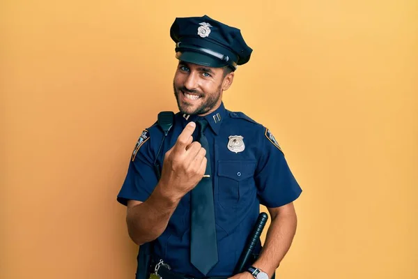 Snygg Latinamerikansk Man Polisuniform Som Vinkar Kommer Hit Med Handen — Stockfoto
