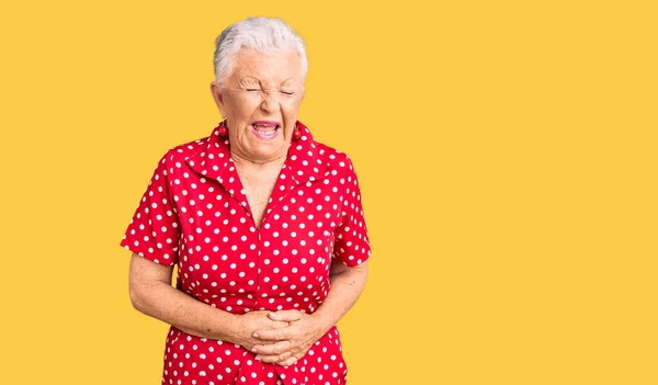 Donna Anziana Bella Con Gli Occhi Azzurri Capelli Grigi Indossa — Foto Stock