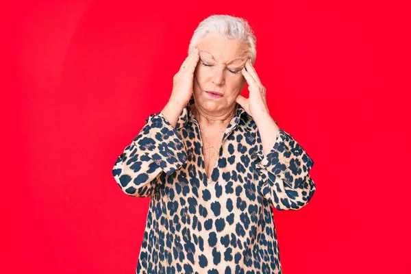 Senior Mooie Vrouw Met Blauwe Ogen Grijs Haar Dragen Casual — Stockfoto