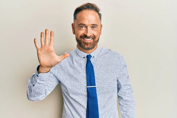 Bonito Homem Meia Idade Vestindo Roupas Negócios Irritado Louco Gritando — Fotografia de Stock