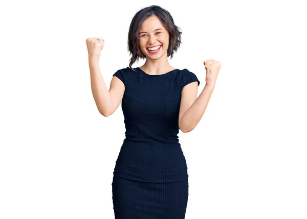 Young Beautiful Girl Wearing Casual Clothes Screaming Proud Celebrating Victory — Stock Photo, Image