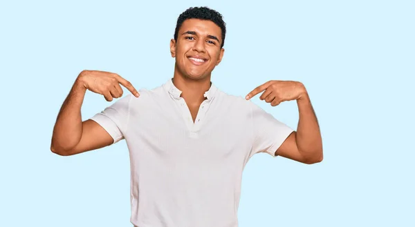 Young Arab Man Wearing Casual Clothes Looking Confident Smile Face — Stock Photo, Image