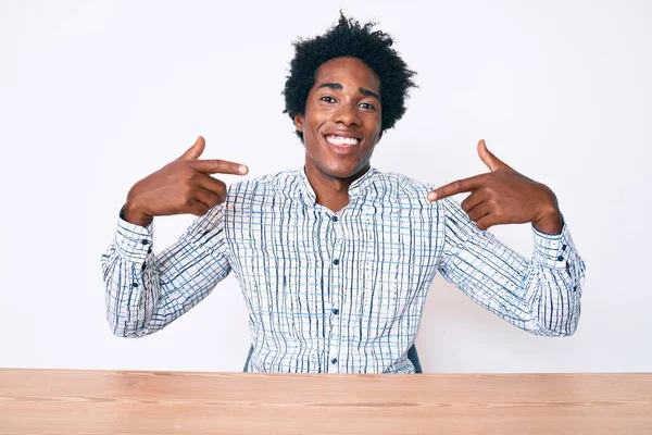 Handsome African American Man Afro Hair Wearing Casual Clothes Sitting — Stock Photo, Image