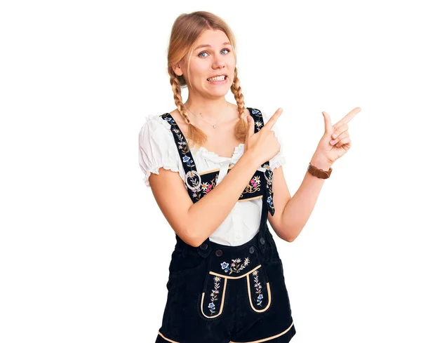 Junge Schöne Blonde Frau Oktoberfestkleid Die Besorgt Und Nervös Mit — Stockfoto