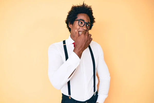 Bonito Homem Afro Americano Africano Com Cabelo Afro Vestindo Hipster — Fotografia de Stock