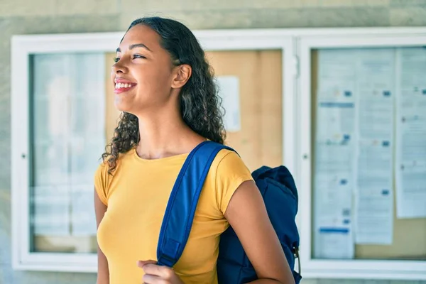 Young African American Student Girl Smiling Happy Walking University Campus — Stock Photo, Image