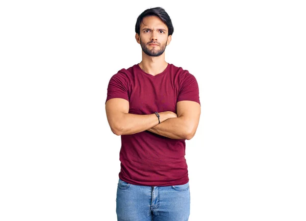 Hombre Hispano Guapo Usando Ropa Casual Escéptico Nervioso Desaprobando Expresión — Foto de Stock